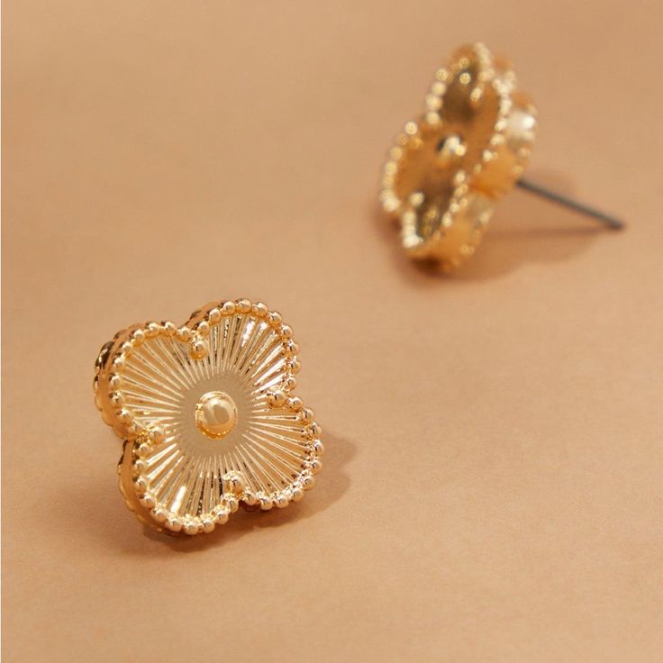 Gold Clover Necklace