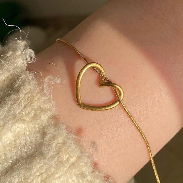 Minimal Heart Bracelet